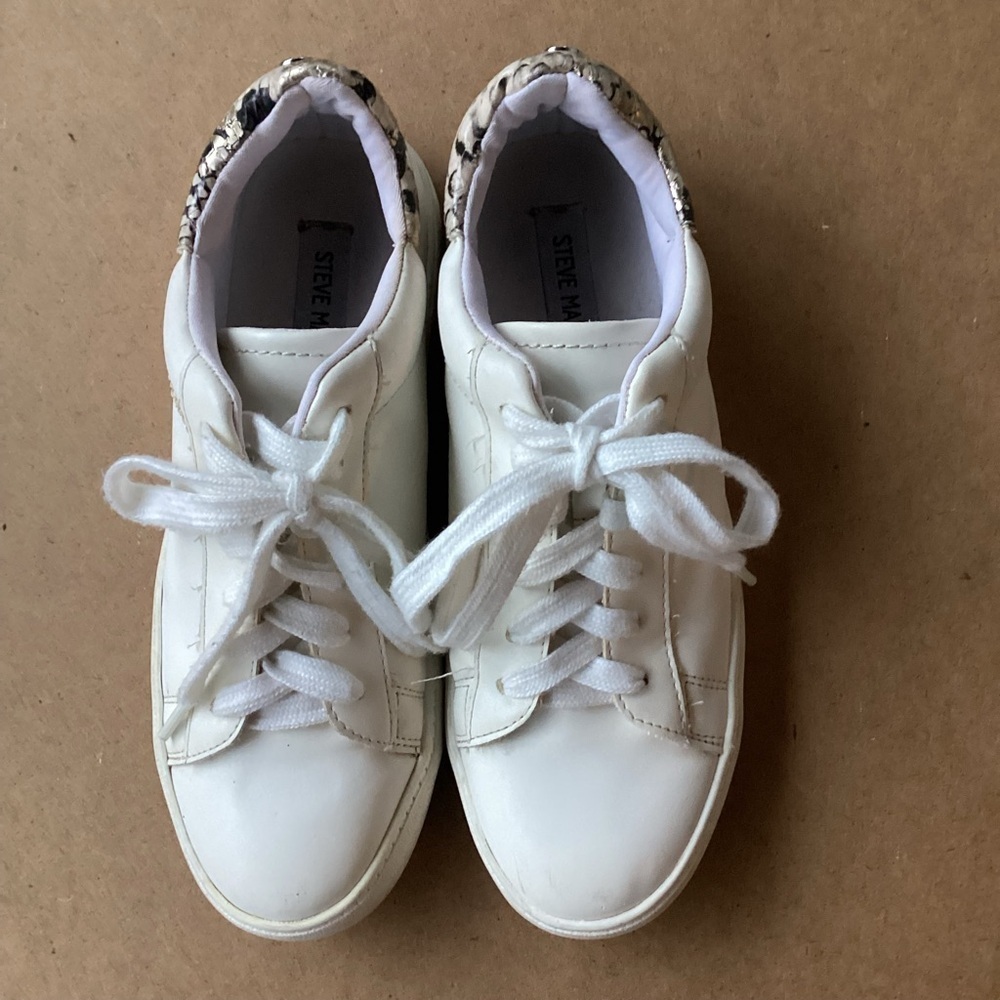 Steve Madden white activewear casual sneakers, size 8